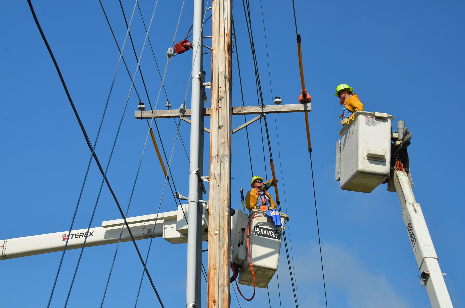 Repairing power lines